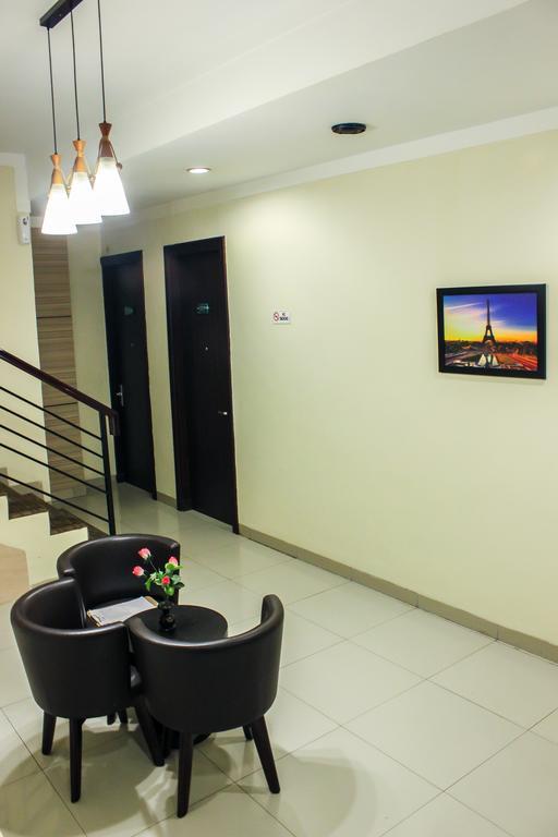 Vindhika Hotel Makassar Exterior foto